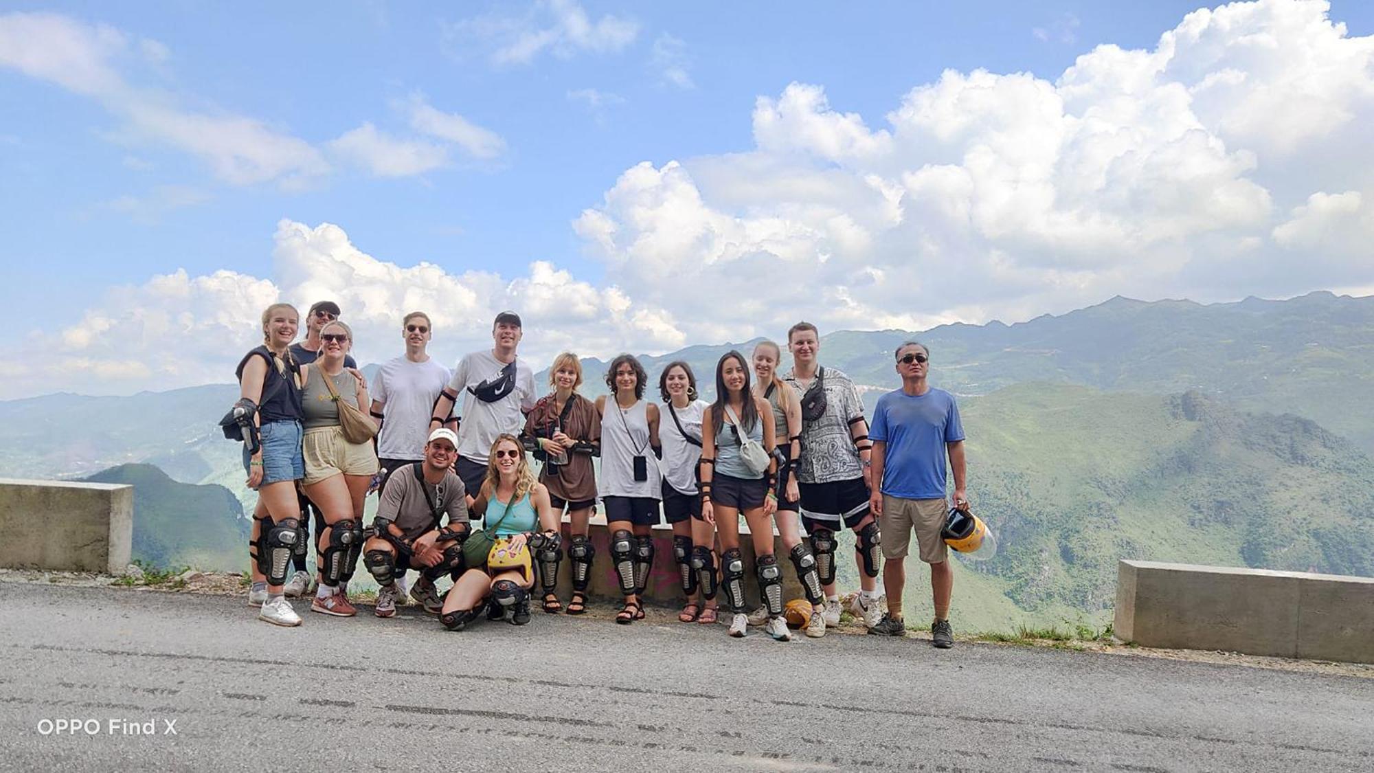 Felila Hostel & Tours Ha Giang Luaran gambar